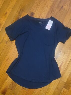 NWT new directions Black V-Neck Short Sleeve Pocket Tee